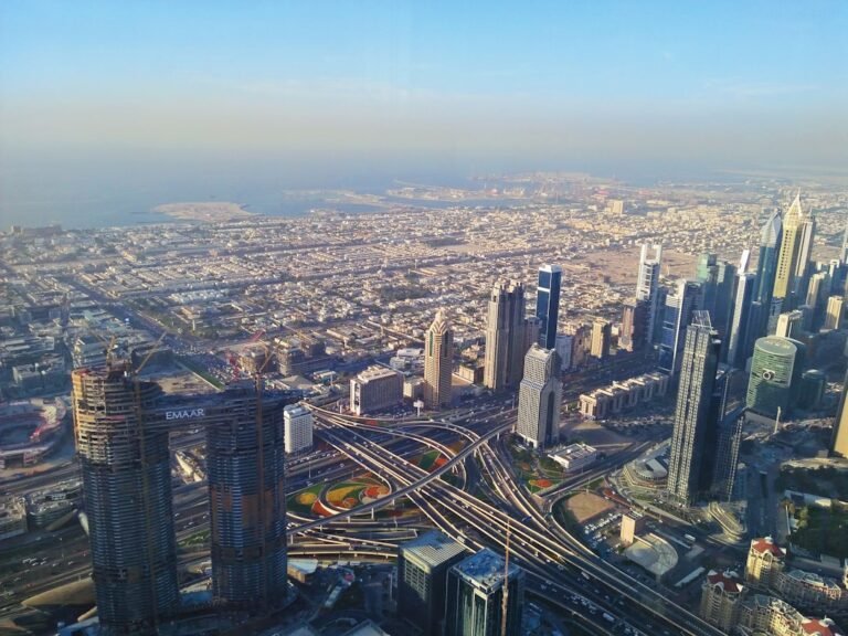 cost of living in Dubai vs Bangkok - Photo by Snapshot 2920 on Unsplash