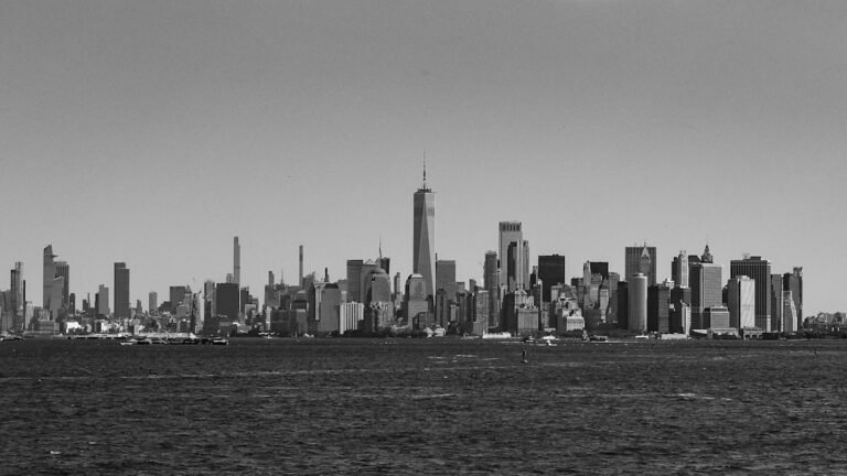 Cost of Living: New York vs San Francisco 2026 - comprehensive 2026 data and analysis
