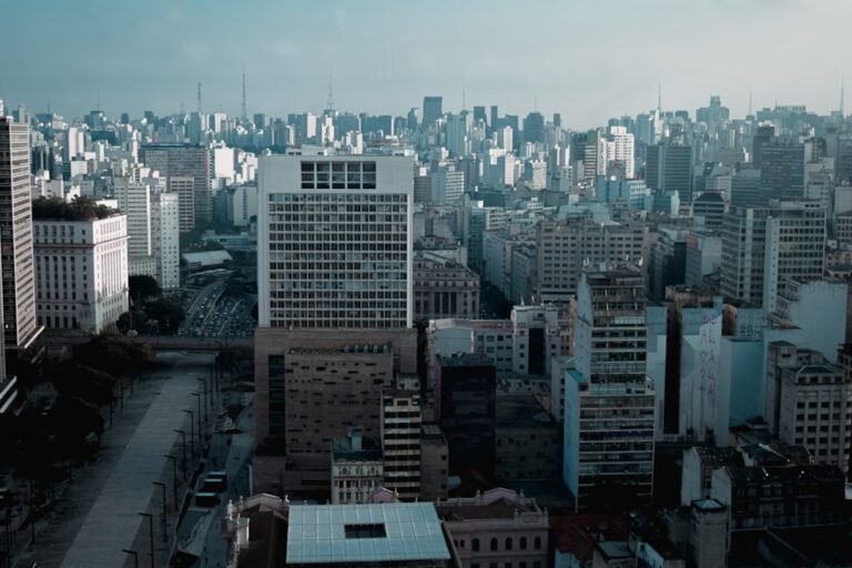 cost of living in Sao Paulo vs Shanghai - Photo by Tales Ferretti on Unsplash