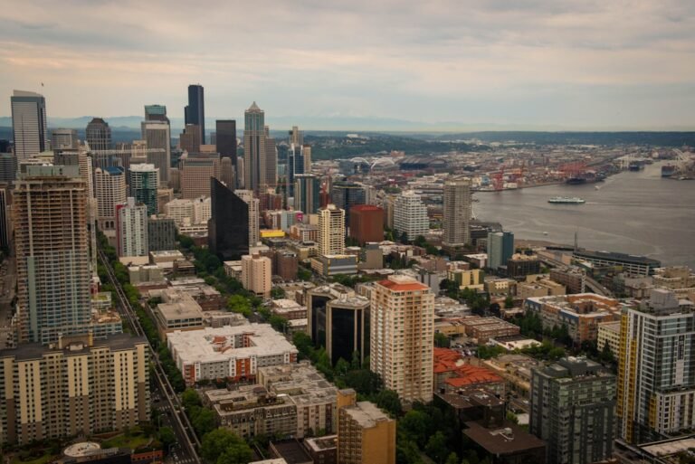 cost of living in Seattle vs Dallas - Photo by Eddie Mark Blair on Unsplash